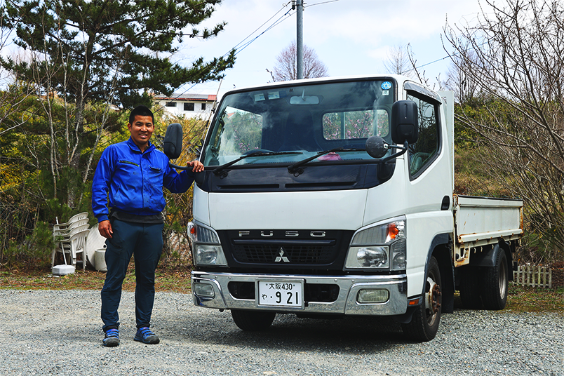 トラックで訪問するイメージ写真